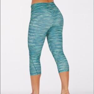 Vivid Green Space Dye Capri Leggings PowerTek High Waist NWT Size Small